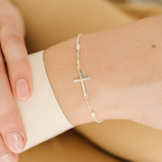 Dainty Cross Bracelet with Magnetic Clasp