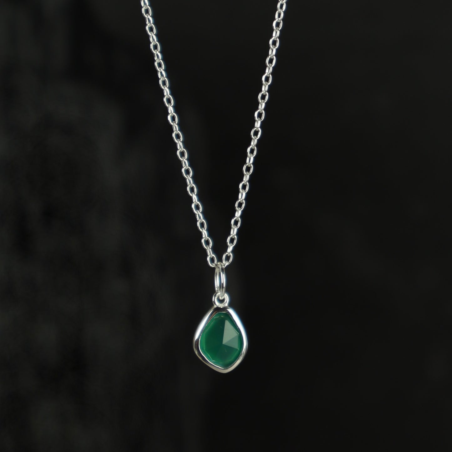 Genuine Green Agate Bezel Necklace (Sterling Silver)
