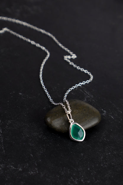 Genuine Green Agate Bezel Necklace (Sterling Silver)