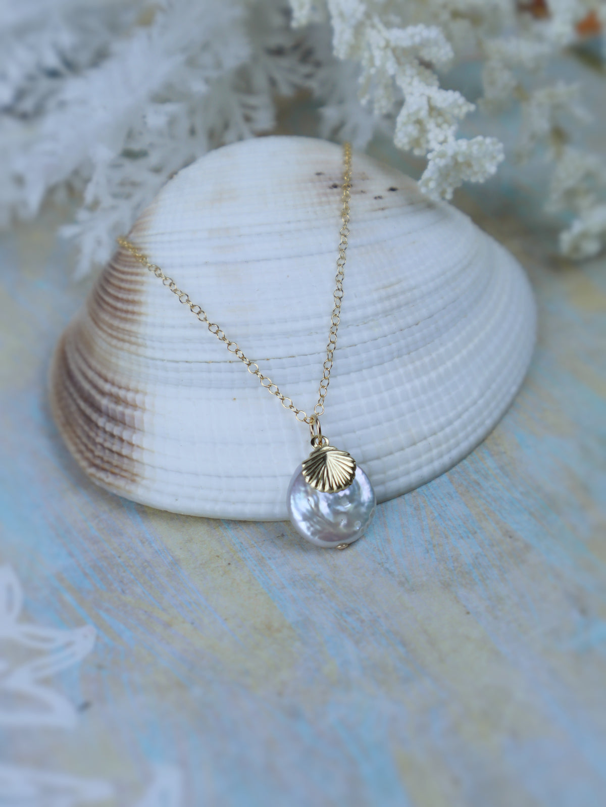 Gold Shell Pearl Pendant Necklace (14k Gold-Filled)